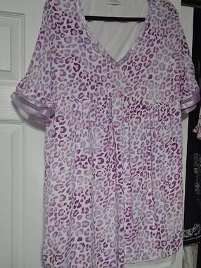 Wondrous Lavender Embellished Lace Leopard Print V-Neck Blouse sz L